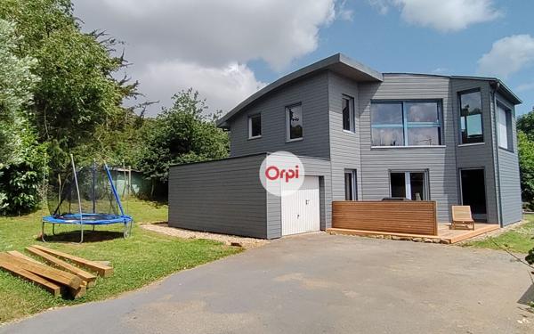 Maison à vendre    5 pièces • 137,30 m2 Elven