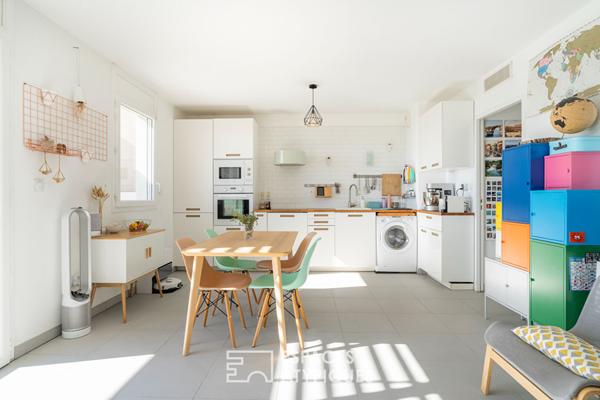 Appartement avec terrasse face à la mer