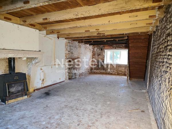 Maison en pierre à rénover -148 m² de potentiel, cave voûtée et 2 659 m² de terrain à Crenay