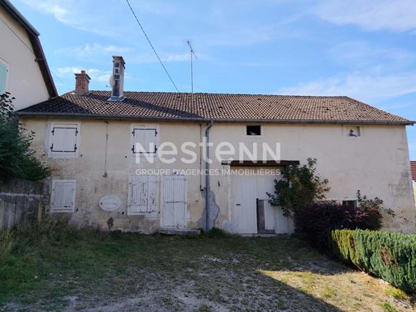 Maison en pierre à rénover -148 m² de potentiel, cave voûtée et 2 659 m² de terrain à Crenay