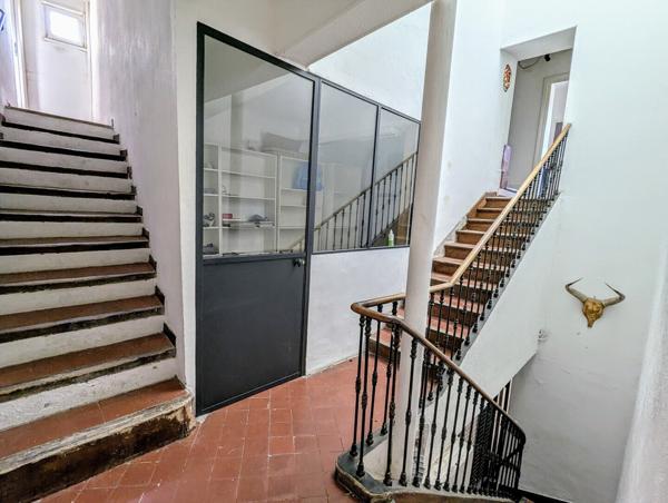 Immeuble 1 commerce + 4 appartements