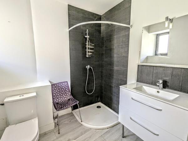 Immeuble 1 commerce + 4 appartements