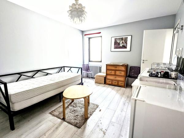 Immeuble 1 commerce + 4 appartements