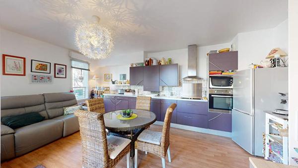 Bel Appartement 3 pièces de 55.71 m² en bords de Seine avec un beau balcon