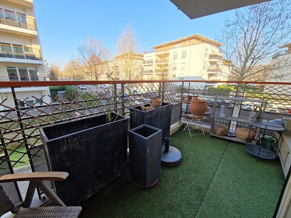 Bel Appartement 3 pièces de 55.71 m² en bords de Seine avec un beau balcon