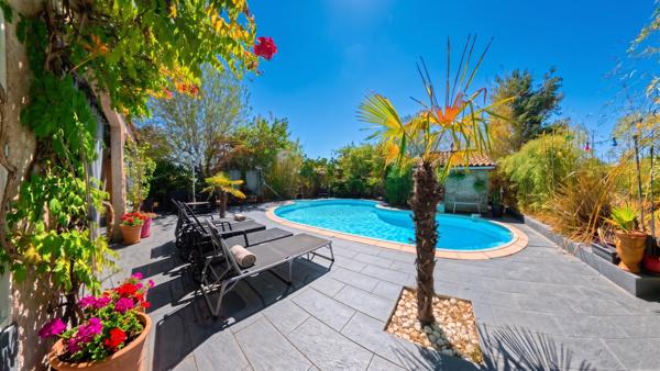 Maison
         6 pièces
        - 177 m² 359 000 € *
