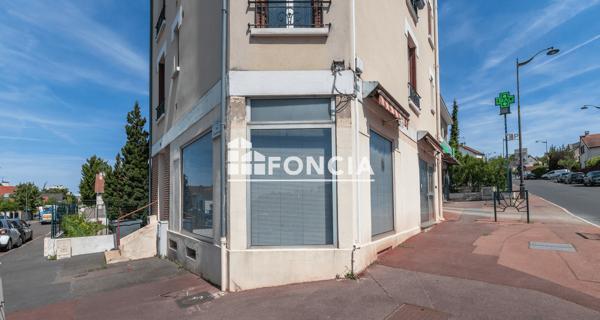 À vendre Local commercial 48.68 m² - Rueil-malmaison 92500