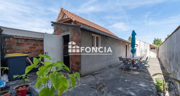 À vendre Local commercial 48.68 m² - Rueil-malmaison 92500