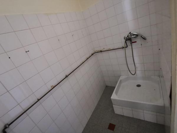 Local Commercial à vendre à Aubenas