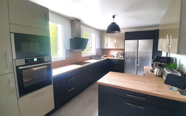 Maison à vendre    7 pièces •  Lésigny