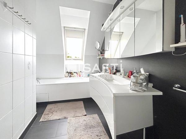 Maison individuelle 7 pièces de 202 m², 5 chambres