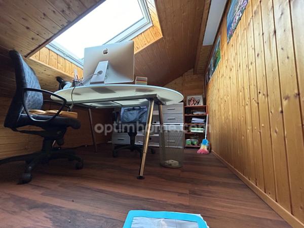 SAINT-LOUIS, 7min à pied frontière, jolie maison de ville de 139.64m² (100m² habitable), 3chambres, terrain de 3ares, terrasse, cuisine été, jardin, isolation extérieure. Top emplacement!