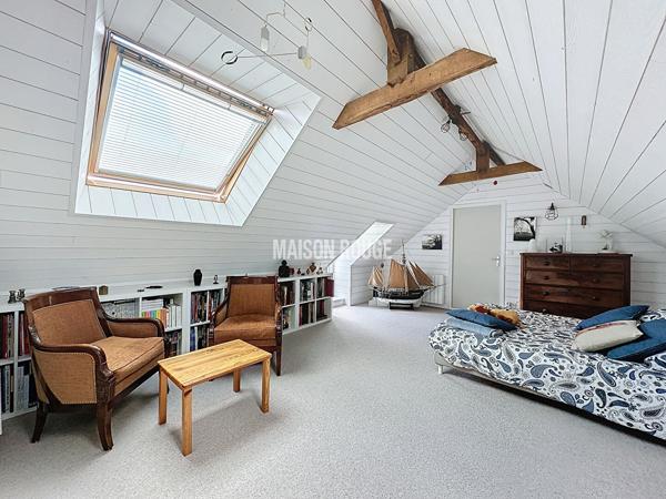 Maison en pierre rénovée 4 chambres avec dépendances sur grand terrain au coeur du Bourg de Plumaudan