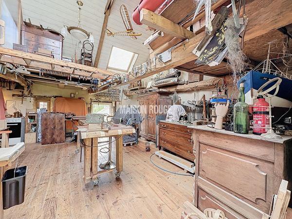 Maison en pierre rénovée 4 chambres avec dépendances sur grand terrain au coeur du Bourg de Plumaudan