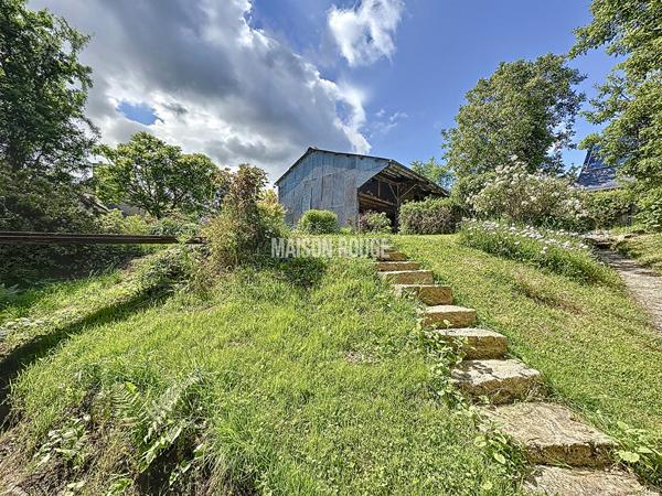 Maison en pierre rénovée 4 chambres avec dépendances sur grand terrain au coeur du Bourg de Plumaudan