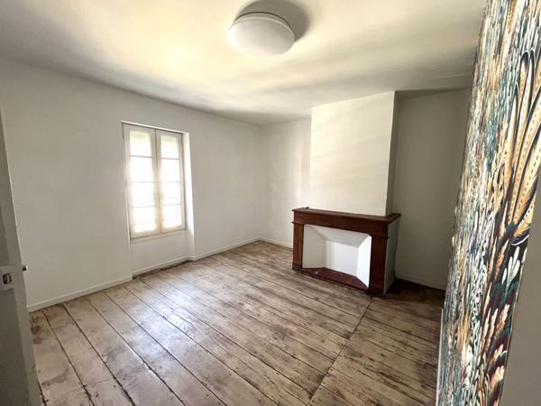 Location Maison84 m² - 3 Pièces - BRESSOLS (82710)