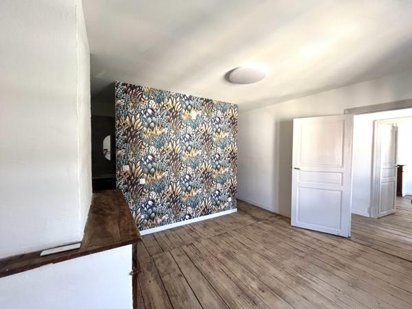 Location Maison84 m² - 3 Pièces - BRESSOLS (82710)