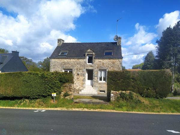 Jolie maison typique en pierres