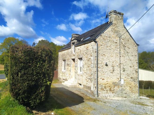 Jolie maison typique en pierres