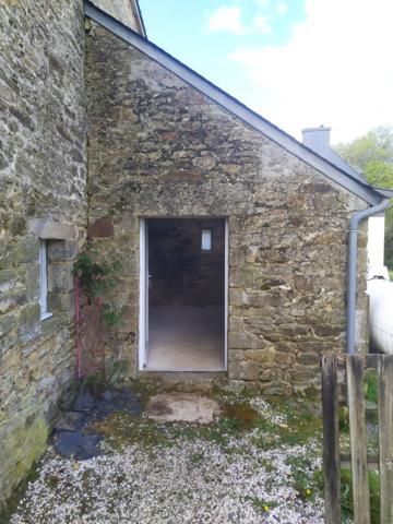 Jolie maison typique en pierres