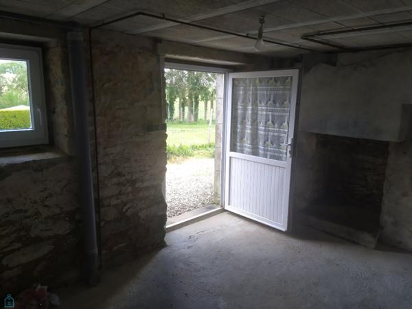 Jolie maison typique en pierres