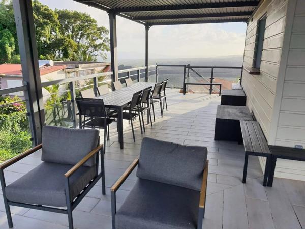 Vente                                                      Maison
                        
                     4 pièces                      110 m2                     à Le Robert