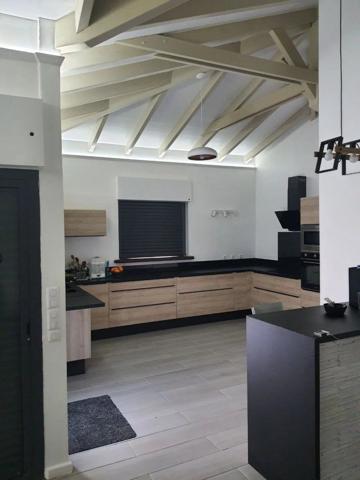 Vente                                                      Maison
                        
                     4 pièces                      110 m2                     à Le Robert
