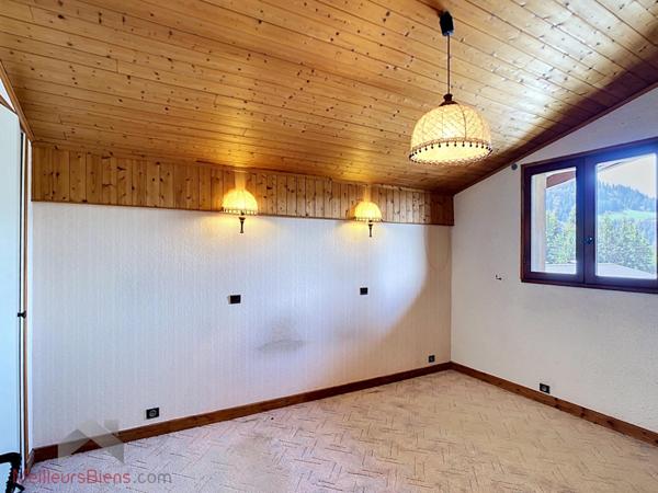 Chalet 150 m² à Notre-Dame-de-Bellecombe, 3 chambres et terrasse