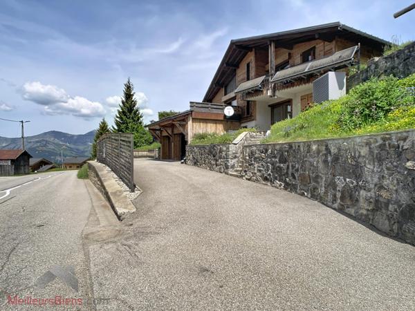 Chalet 150 m² à Notre-Dame-de-Bellecombe, 3 chambres et terrasse