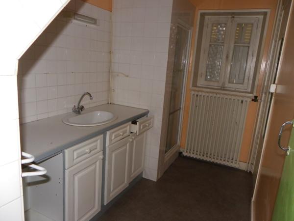 QUARTIER DES TROIS PIGEONS MAISON DE 204 M² 6 CHAMBRES SUR TERRAIN DE 690 M² CHÂTELLERAULT Réf 2600