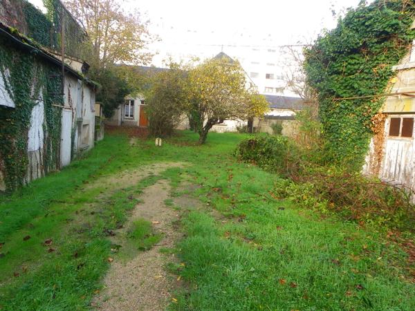 QUARTIER DES TROIS PIGEONS MAISON DE 204 M² 6 CHAMBRES SUR TERRAIN DE 690 M² CHÂTELLERAULT Réf 2600