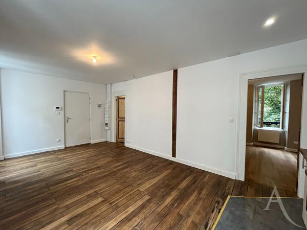 Appartement rénové 2 pièces hyper centre ville de Bourges !