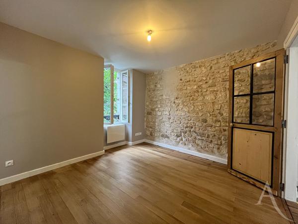 Appartement rénové 2 pièces hyper centre ville de Bourges !