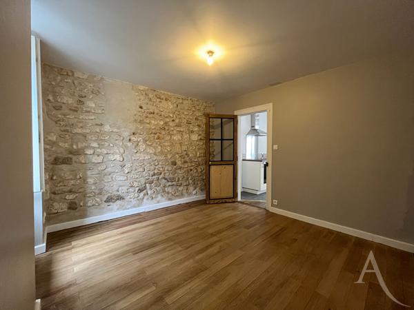 Appartement rénové 2 pièces hyper centre ville de Bourges !