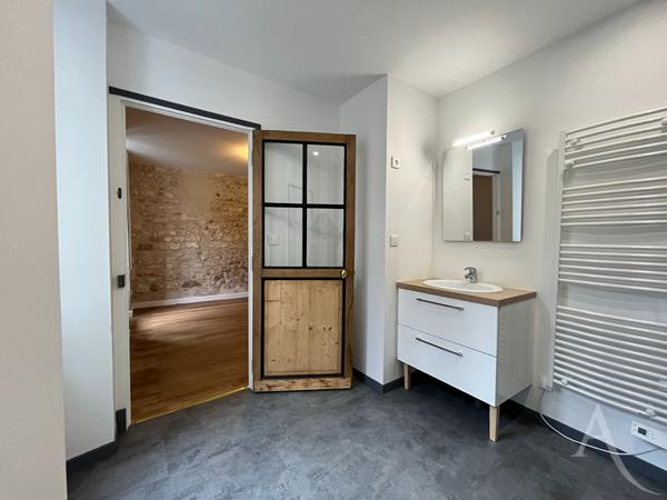Appartement rénové 2 pièces hyper centre ville de Bourges !