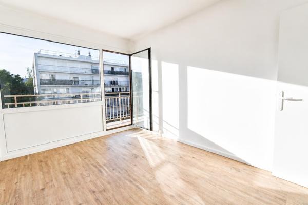 Appartement
         3 pièces
        - 63 m² Exclusivité 250 000 € *