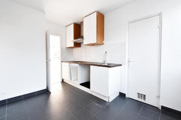 Appartement
         3 pièces
        - 63 m² Exclusivité 250 000 € *