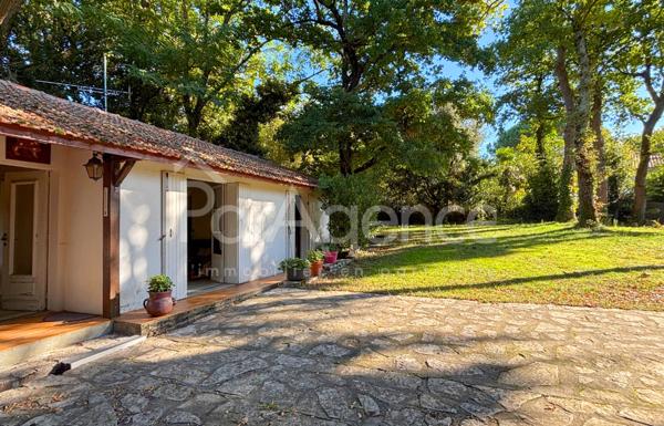 Maison Parc boisé 1778 m2 - proche plage
