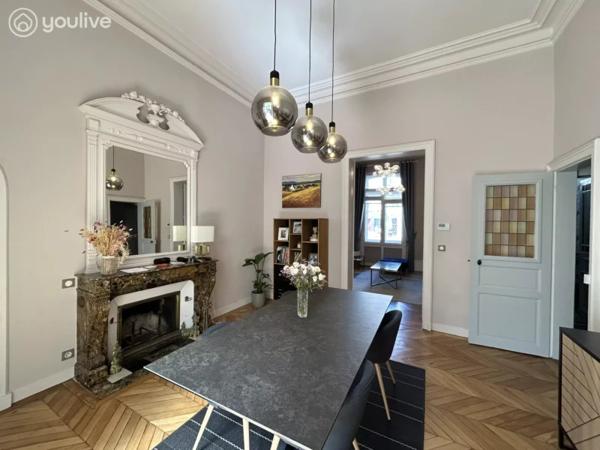 Maison bourgeoise avec terrasse et parking