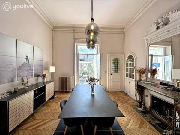 Maison bourgeoise avec terrasse et parking