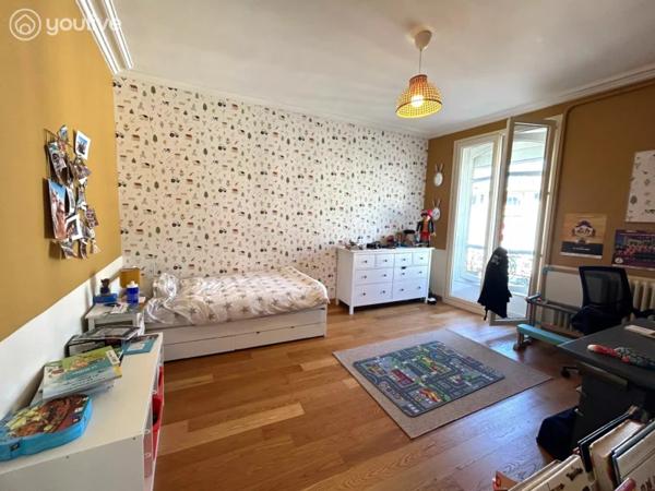 Maison bourgeoise avec terrasse et parking