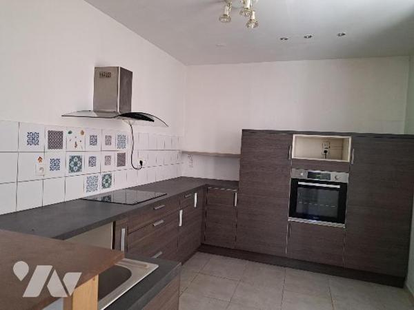 Maison centre village de 124 m² avec cour intérieure, proche toutes commodités