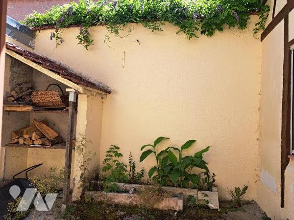 Maison centre village de 124 m² avec cour intérieure, proche toutes commodités