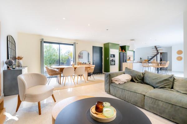 Maison à vendre 384 000 € Longué-Jumelles 7 p 185 m² DPE A