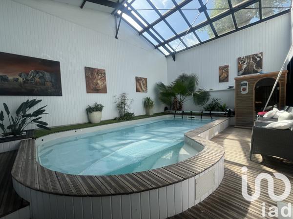 Maison 9 pièces de 276 m² à La Rochelle (17000)