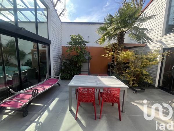 Maison 9 pièces de 276 m² à La Rochelle (17000)