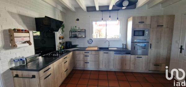 Maison traditionnelle 4 pièces de 111 m² à Parentis-en-Born (40160)