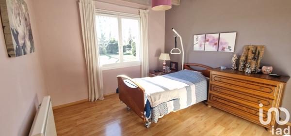 Maison traditionnelle 4 pièces de 111 m² à Parentis-en-Born (40160)