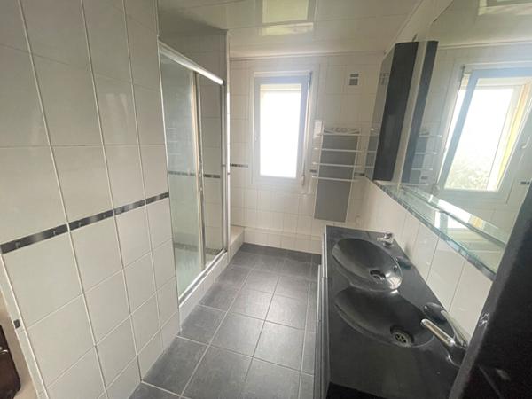 À vendre : Appartement spacieux de 5 pièces à Saint Quentin, secteur Europe