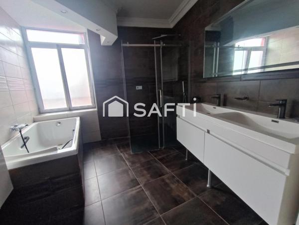 Maison de ville de 227 m2 avec garage